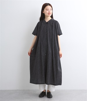 ローンランダムドットプリント フロントタックワンピース(ネイビー-ONESIZE)