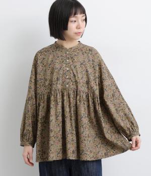 スモーキーカラー小花柄プリント切替ギャザープルオーバー