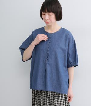 コットンリネンダンガリー　くるみボタンプルオーバー(ブリーチ-F)