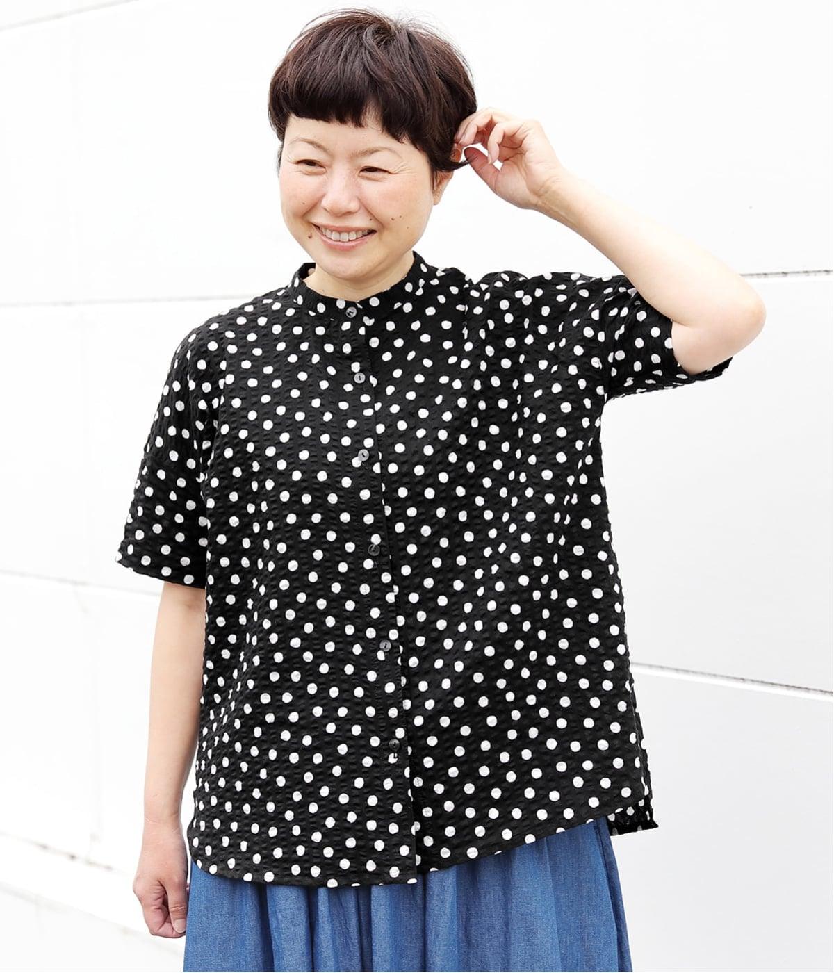 リップルドットプリント　スタンドカラーブラウス(ブラック-F)