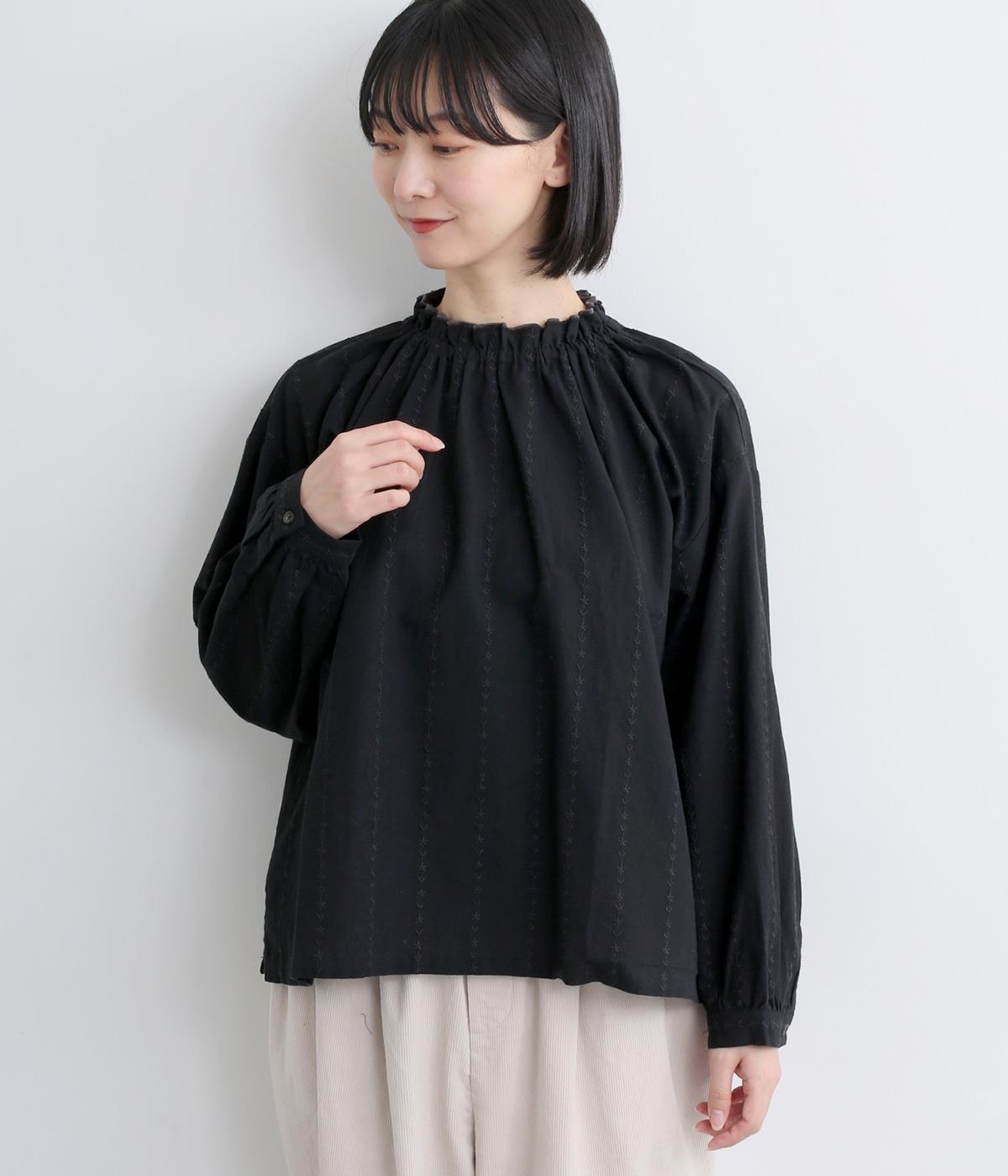 コットンリネン　総刺繍フリルブラウス(ブラック-F)