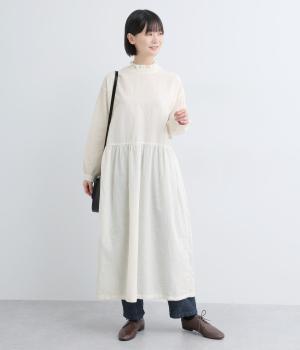 コットンリネン　スタンドフリルワンピース(ホワイト-F)