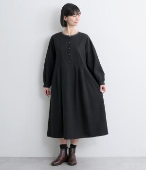 コットンリネン　総刺繍切替ワンピース(ブラック-F)