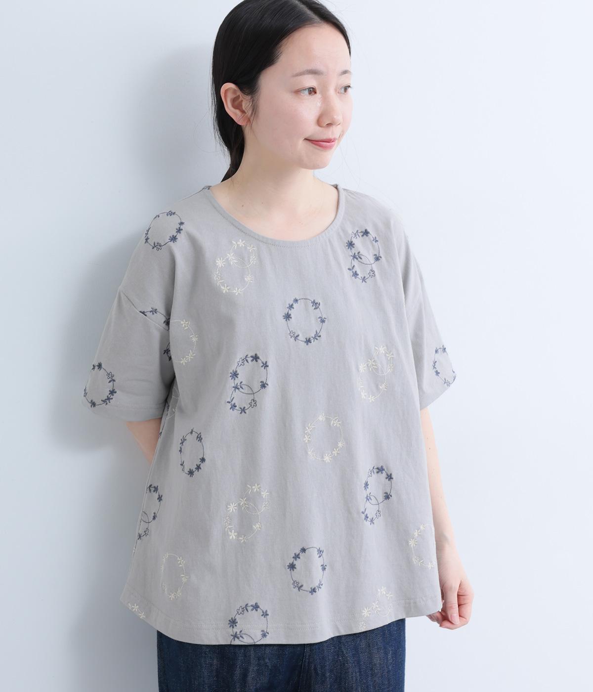 サークルフラワー刺繍Tee(ライトブルー-F)