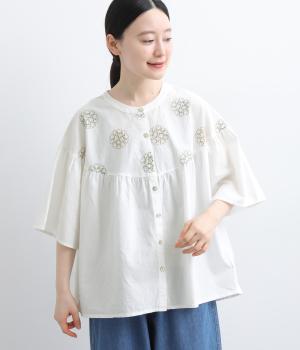 ラウンド切り替え刺繍ギャザーブラウス(ホワイト-F)