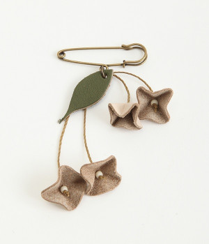 スズランブローチ(バニラ-ONESIZE)