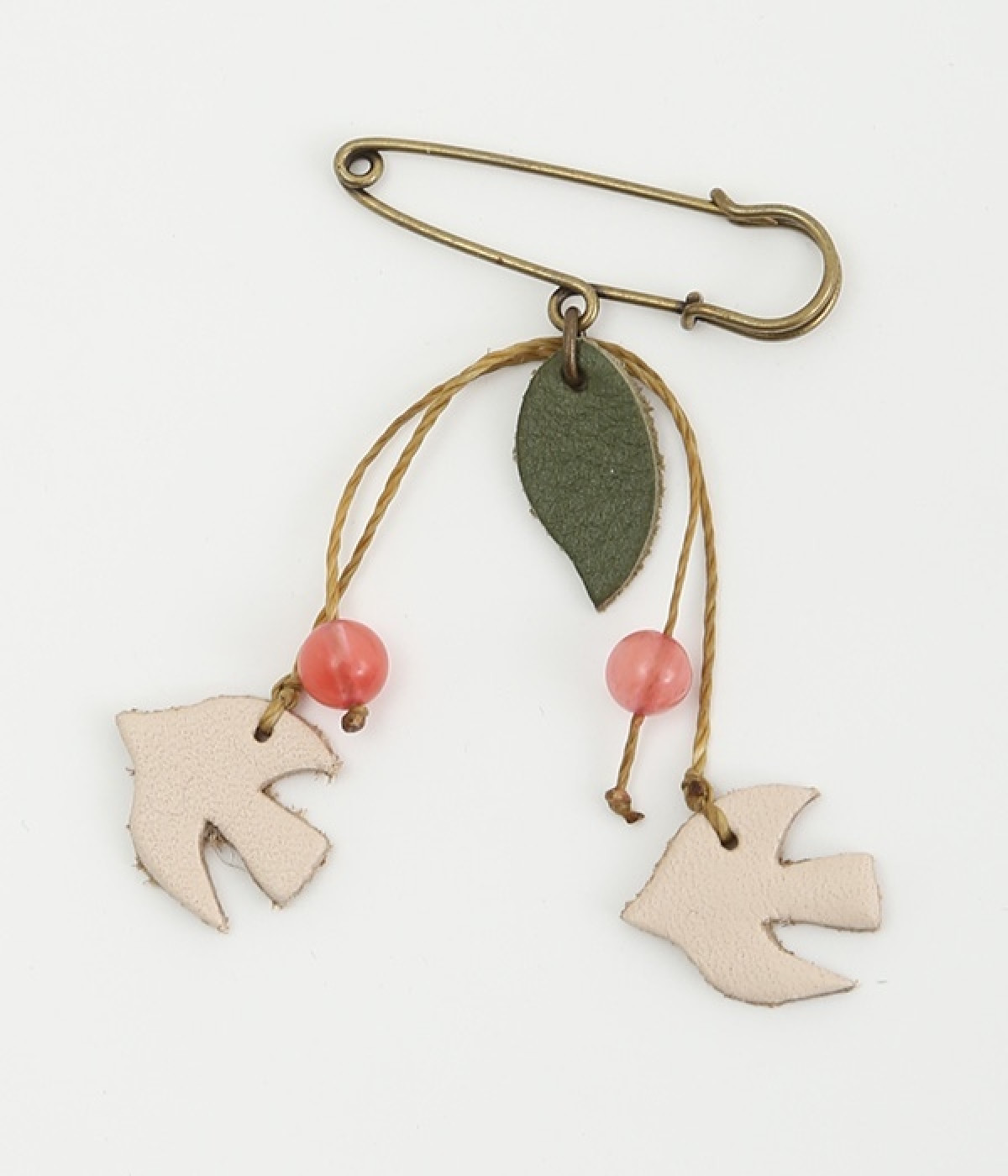 ことりと天然石ブローチ(バニラ-ONESIZE)