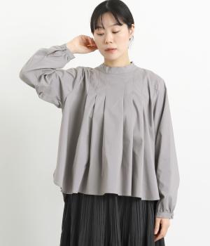 タックデザインブラウス