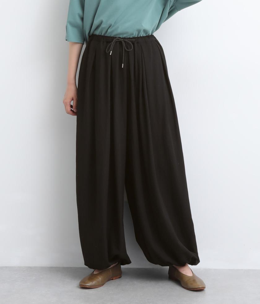 タックデザインバルーンパンツ