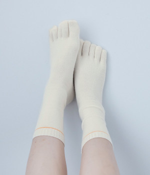 冷えとり靴下 内絹外ウールインナー5本指靴下(カラー1-ONESIZE)