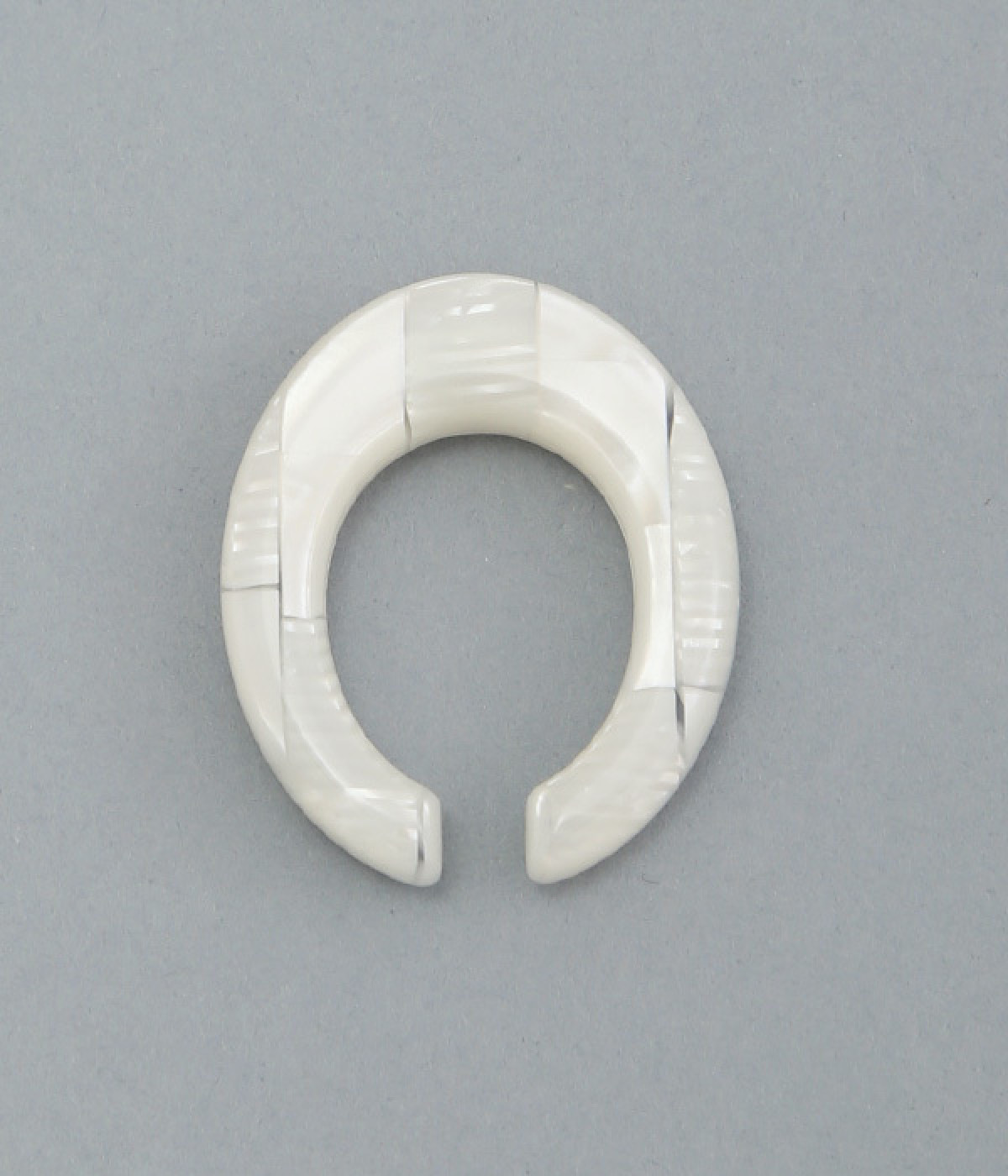 EAR　CUFF　Mサイズ(ミルキーホワイト-ONESIZE)