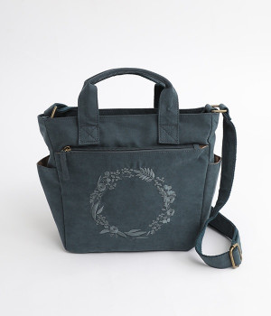 ピーチスキン風　刺繍ショルダーバッグ(ネイビー-ONESIZE)