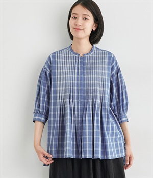 インディゴ染めチェックピンタックブラウス(インディゴブルー-ONESIZE)