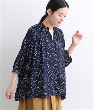 ランダムポリドットスキッパーブラウス(ネイビー系-ONESIZE)