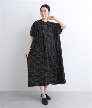 ランダムポリ ドット柄ワンピース(ブラック系-ONESIZE)