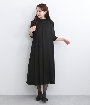 スタンドネックアシンメトリープリーツワンピース(ブラック-ONESIZE)
