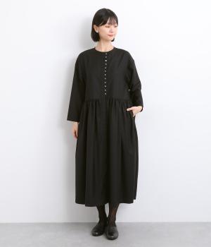 ギャザー切り替え前あきワンピース(ブラック-F)