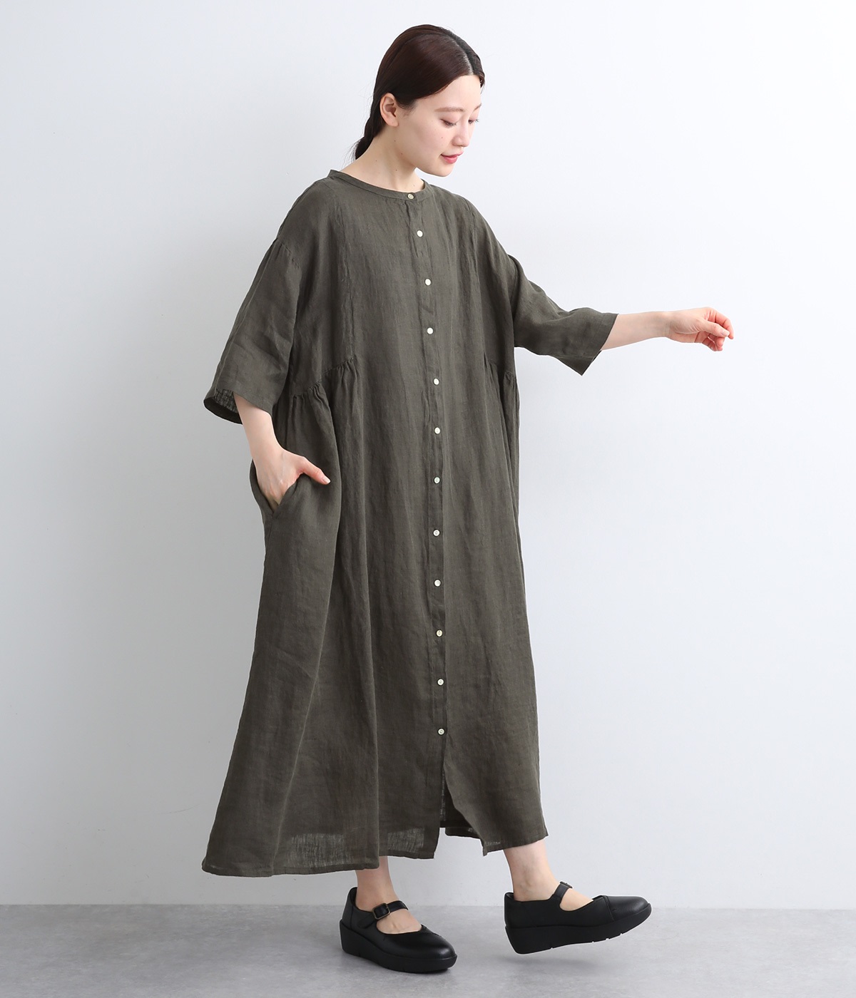 リネンシャンブレー　ギャザー切り替えワンピース(チャコール-ONESIZE)