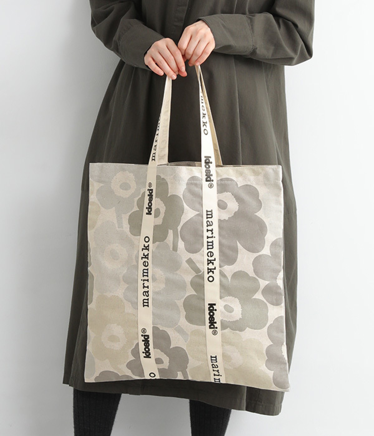 日本限定】kioski Carrier Midi Unikko トートバッグ｜marimekko