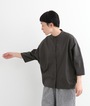 【neilikka】コットンタイプライターバンドカラードルマンシャツ(スミクロ-L)