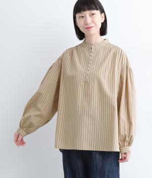 平織コットン微起毛　マオカラー釦プルオーバー(ベージュ×ネイビー-M)