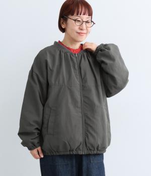 気温になじむひだまり仕立てブルゾン（スミクロ・L）