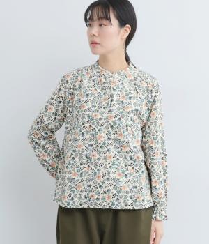 LIBERTYコーデュロイバンドカラー袖シャーリングブラウス(Edenham/オフホワイト地-F)