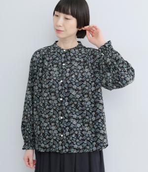 LIBERTYコーデュロイバンドカラー袖シャーリングブラウス(Edenham/チャコール地-F)