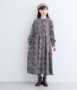 LIBERTY細コールビブヨーク脇リボンギャザーワンピース（ブラック×PatricGordon・F）