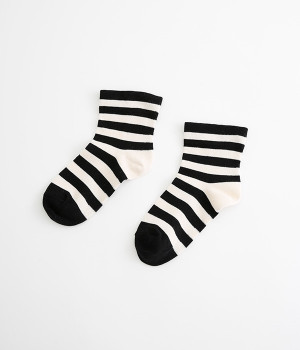 to touchオーガニックボーダーソックス(ブラック×キナリ-ONESIZE)