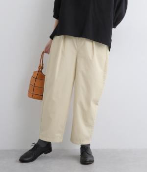 コットンピーチツイルタックテーパードパンツ