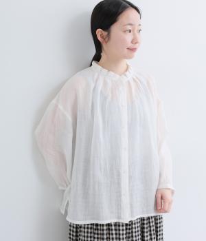 シアーリネン　タック襟ブラウス