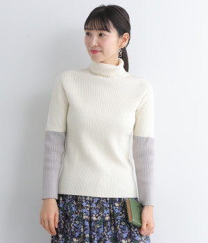 切り替えタートルリブニット(オフホワイト-ONESIZE)