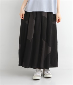 リネンレーヨンもくもくプリントスカート(ブラック-ONESIZE)