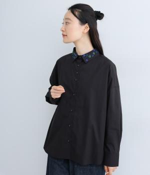 タイプライター　刺繍襟シャツ(ブラック-F)