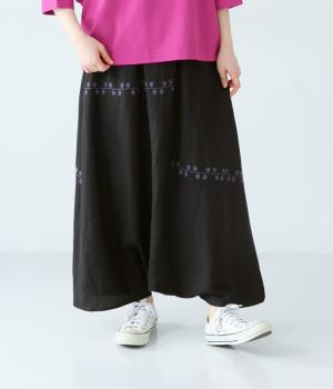 リネンレーヨンライン刺繍サルエルパンツ(ブラック-F)