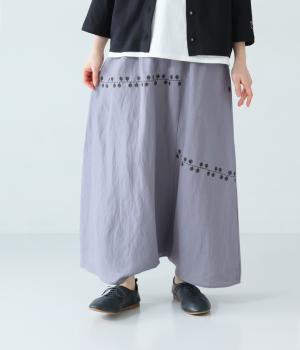 リネンレーヨンライン刺繍サルエルパンツ(ライトブルー-F)