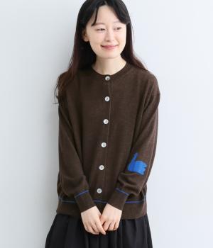 左袖スワンインターシャクルーカーディガン（ダークブラウン・M）