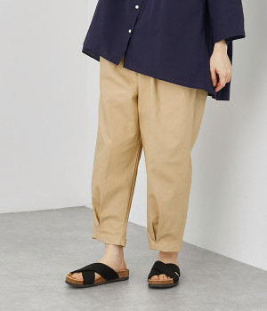 ストレッチカラーデニム 裾タックパンツ(ベージュ-ONESIZE)