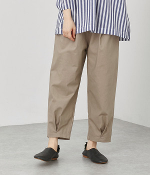 ストレッチツイル 裾タックパンツ(グレージュ-ONESIZE)