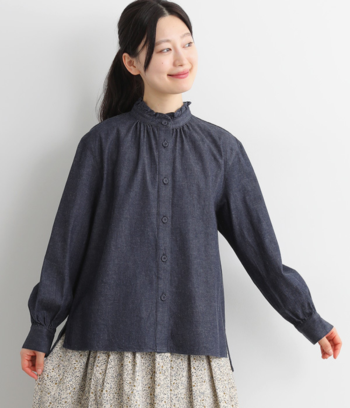 コットンリネンデニムフリルブラウス(ネイビー-ONESIZE)