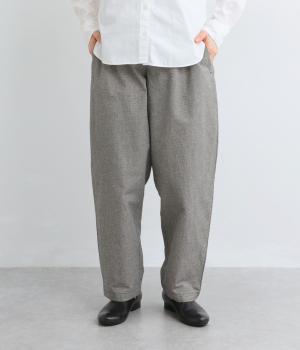 コットンリネン　テーパードパンツ