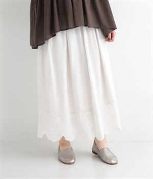 キャンブリック パネル刺繍8分丈スカート(アイボリー-ONESIZE)