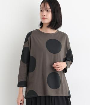 コットン天竺ドットプリント7分袖ゆったりＴシャツ(チャコール-F)