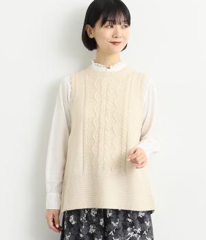 編み柄入り後ろレイヤード布帛コンビ釦開きニットベスト(アイボリー-F)