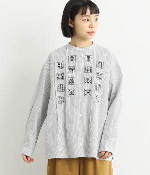 スタンドカラー前パネル刺繍ブラウス(アイボリー-F)