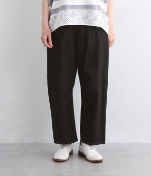 甘織ソフトデニム　パネル切替テーパードパンツ(ブラック-F)