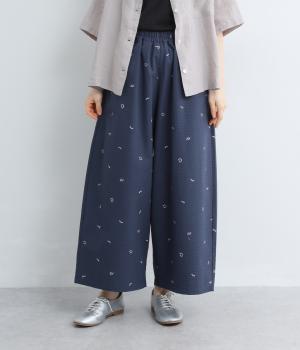 コットンサッカー　ミニ草花柄プリント9分丈ゆるカーブパンツ