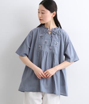 コットンドビーストライプ　フリルネック刺繍入りチュニック