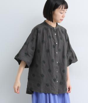 【cloudnine pure】リネンランダムドットプリント　バルーン袖ブラウス(チャコール-F)